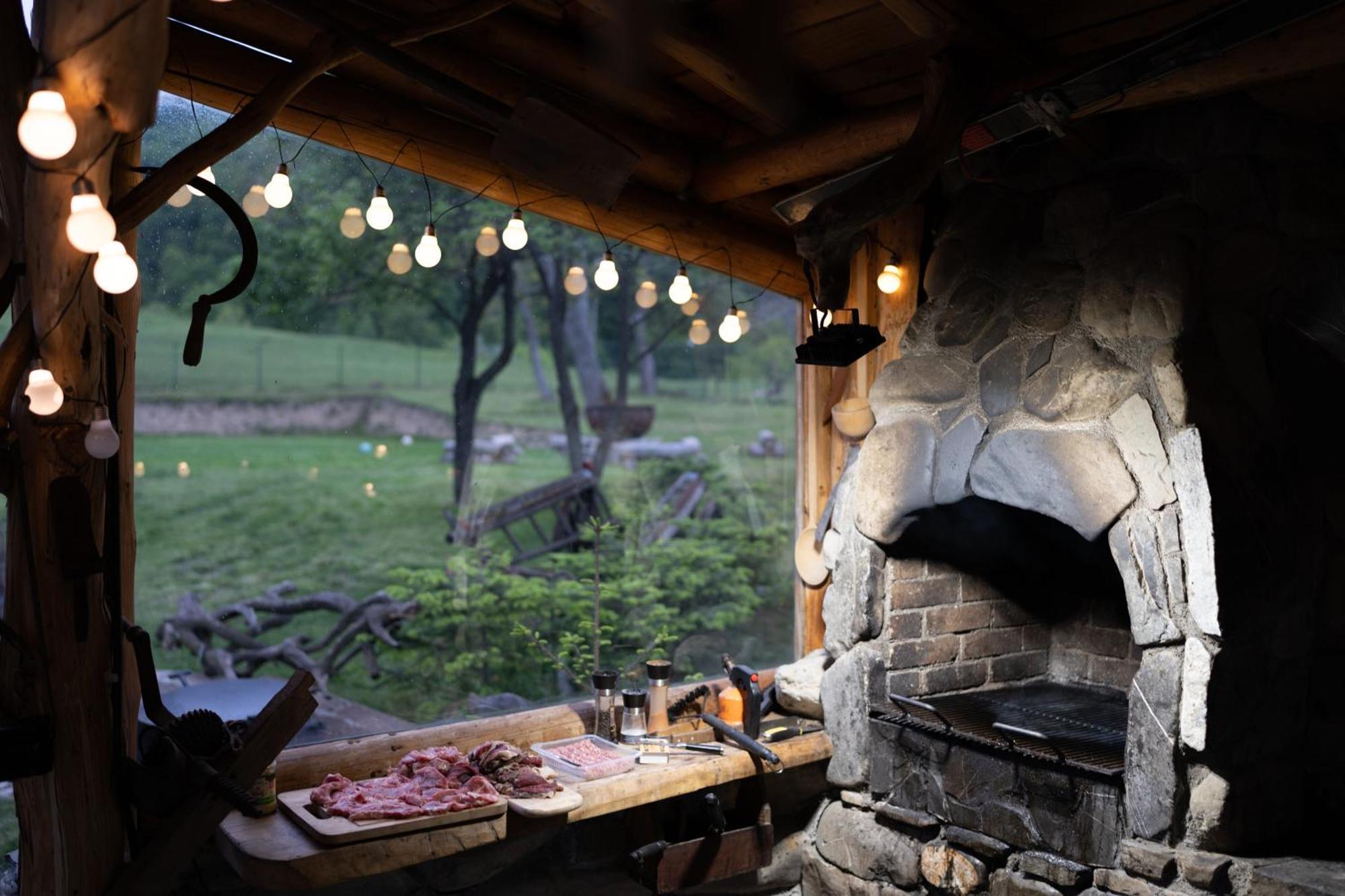 Hotel Barlogul Vikingilor Sotrile Zewnętrze zdjęcie