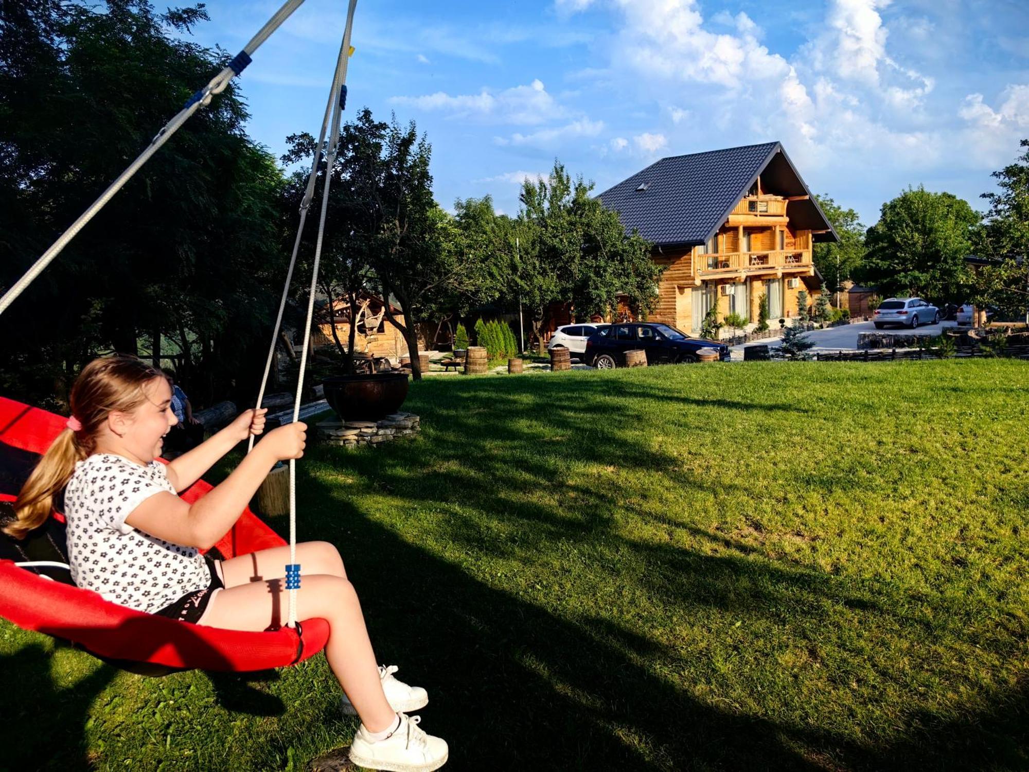 Hotel Barlogul Vikingilor Sotrile Zewnętrze zdjęcie